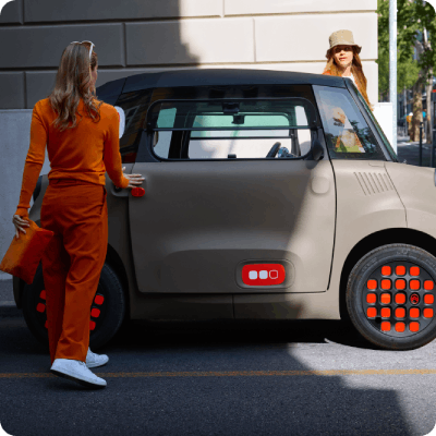 Vue de profil de la Citroën ami, une citadine électrique compacte au design abordable, idéale pour les nouveaux conducteurs et la mobilité urbaine